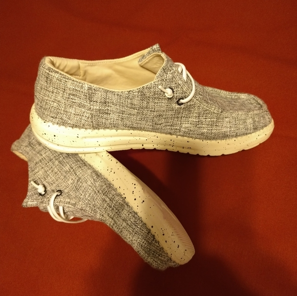 Shoes - Picture 3 of 6